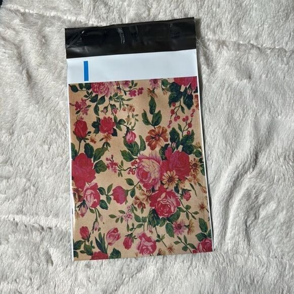6” x 9” Poly Mailers Vintage Floral Design poly mailers- 40 self sealing mailers - Picture 4 of 11